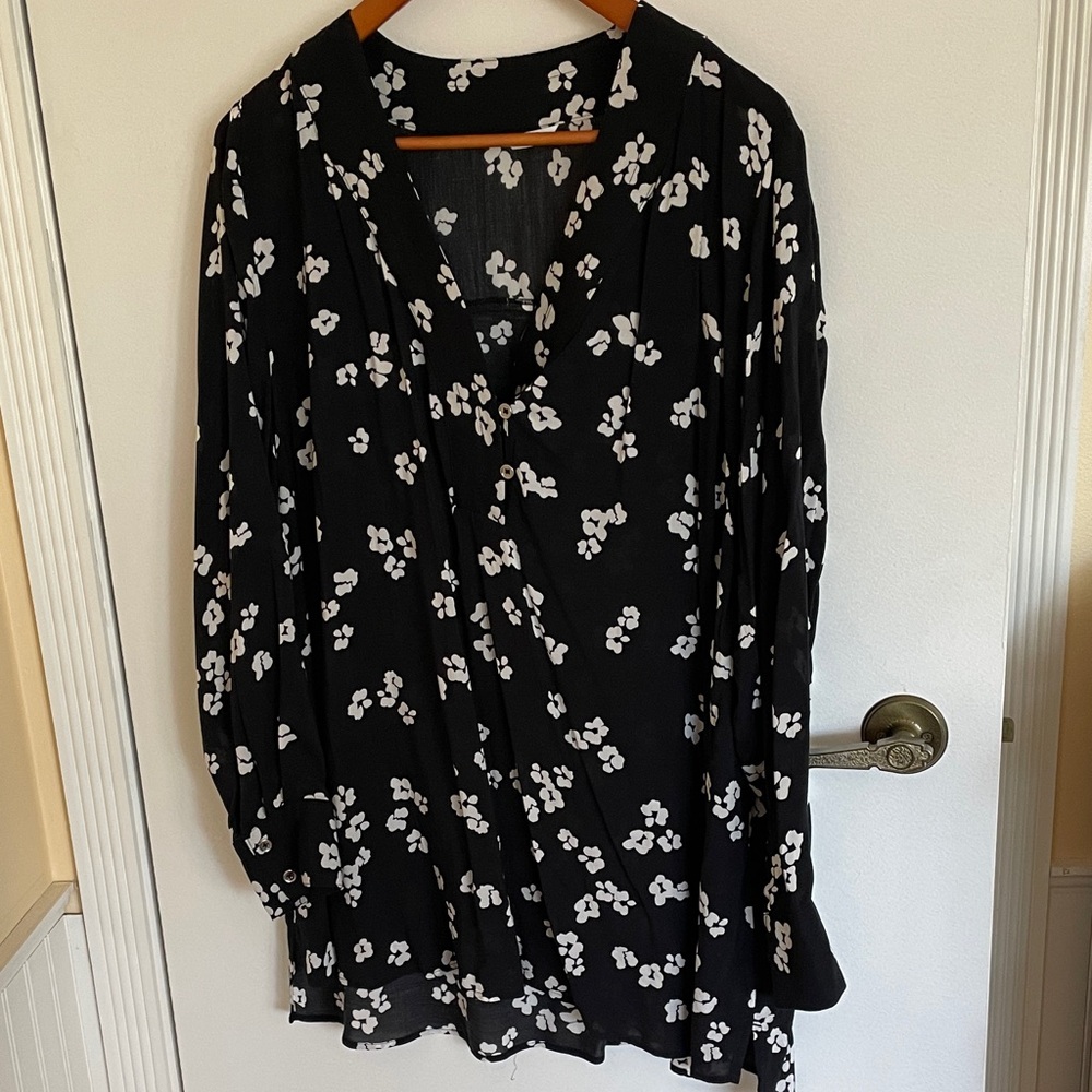Penningtons Black and White Floral Top